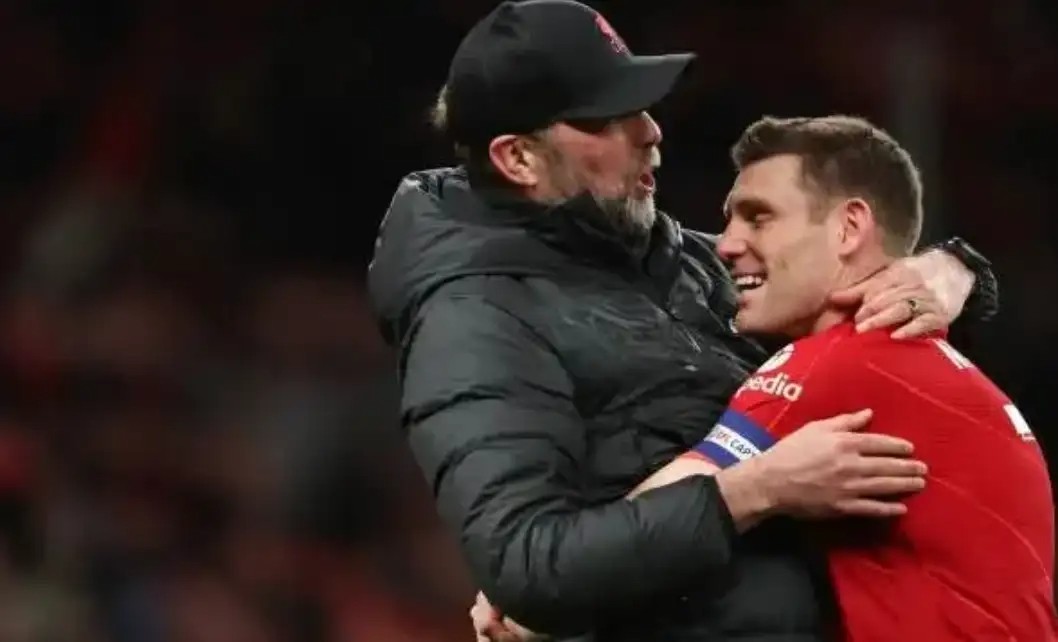 致敬联赛最后一尊大恐龙，他的球员生涯是半部英超历史